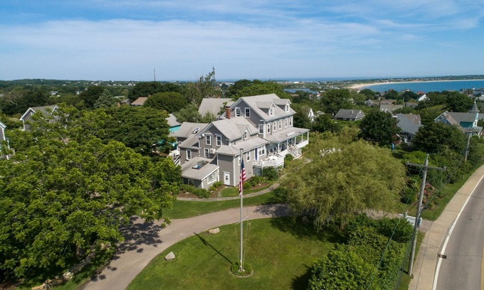 Block Island Apartment | In town apartment! A block and a half from ferry! 356 High Street.