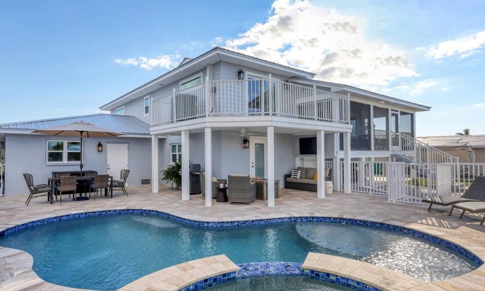 Englewood South House | 🥇 Incredible 3bd house with canal access (CH935)