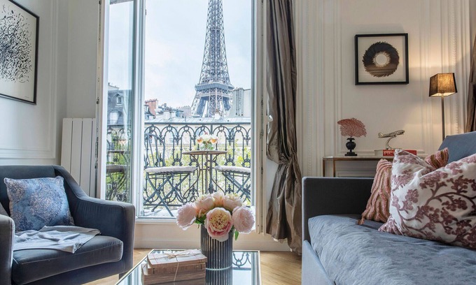 Quartier du Gros-Caillou Apartment | Incredibly Romantic Light Filled 1 Bed w/Balcony, Amazing Eiffel View