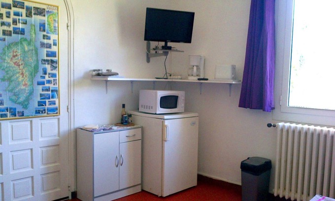 Ucciani Bed & Breakfast | Independent furnished BEDROOM, linen and parking included 30km AJACCIO and BEACHES