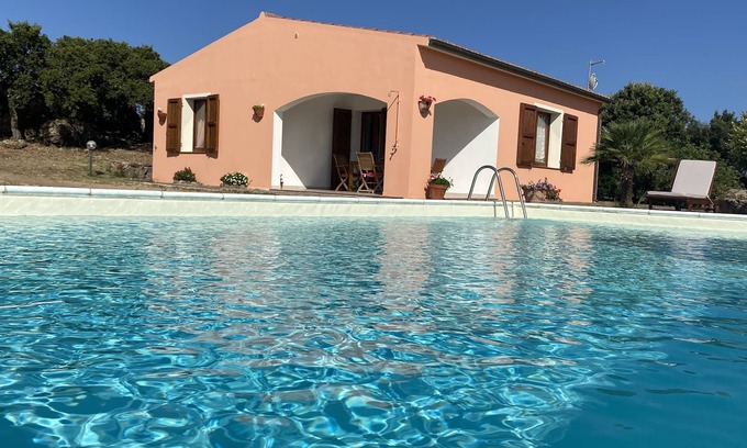 Nulvi Villa | Independent house with private pool, tennis and free wi-fi flat near Castelsardo