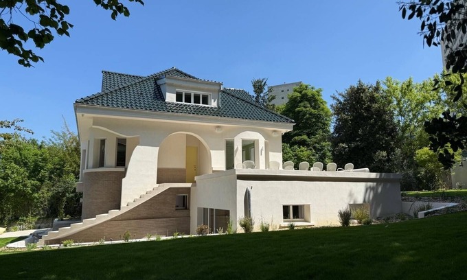 Marly-le-Roi Apartment | Independent Studio - Maison d'Hôtes Luxe St Germain en Laye