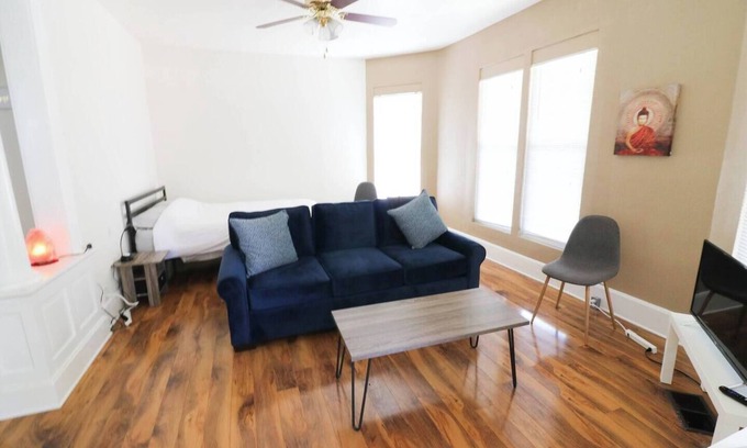 Near Eastside Apartment | Indianapolis 1BR Retreat w/Parking & Workspace