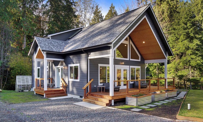Indianola House | Indianola Cedar House - New Build 2024, Wraparound Deck + Quality finishes