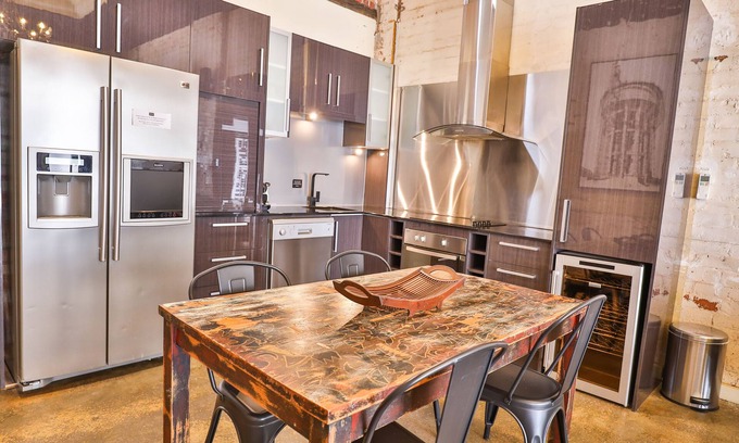 Mildura Central Business District Apartment | Indulge Apartments - Eighth Street