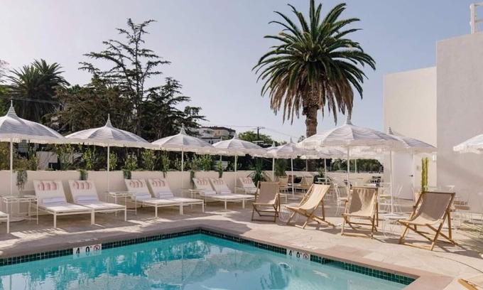Sunset Junction House | Indulge In An Unforgettable Getaway Experience! 4 Relaxing Units, Pets Allowed
