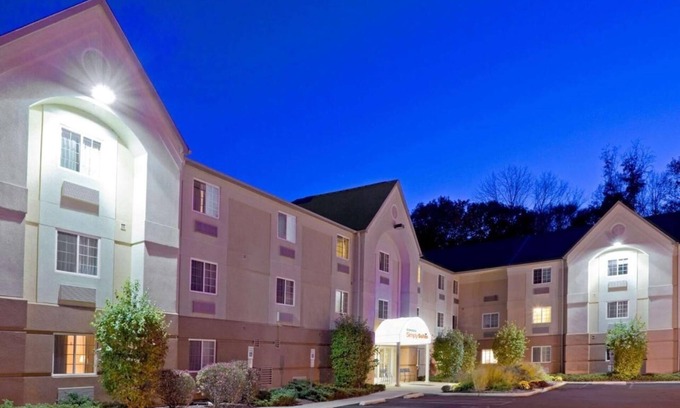 Morris Plains House | Indulge in Home-Like Comfort! Near Morristown National Historic Park