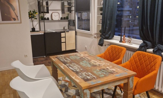 Altstadt I Apartment | Industry Apartment
