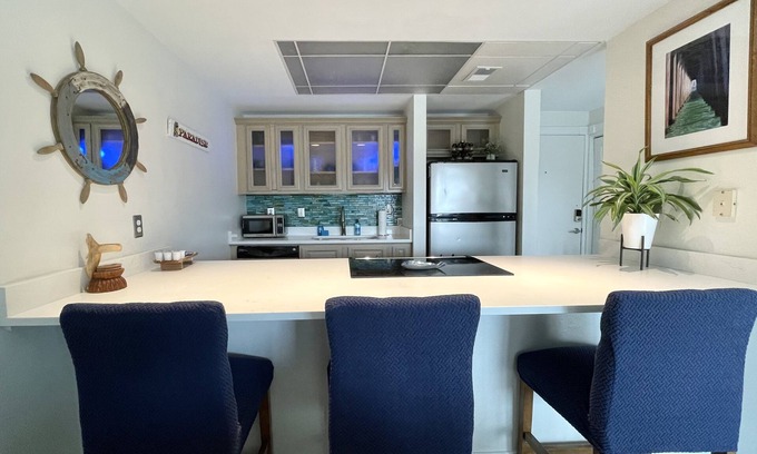 Villa Sabine Condo | Inexpensive quick escape! 2-3 & 4-Night Getaways - Waterfront Sleeps 4