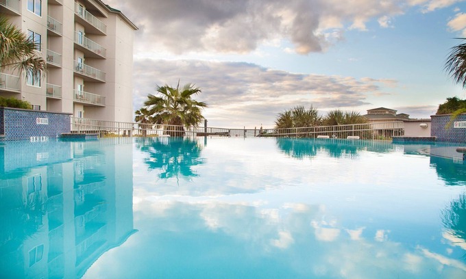 Beachside Village Apartment | Infinity Pool! Close to Beach | Hot Tub + Tennis