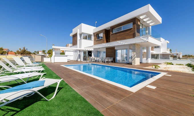 Ayia Thekla Villa | Infinity View Villa - Charming Ayia Thekla Getaway