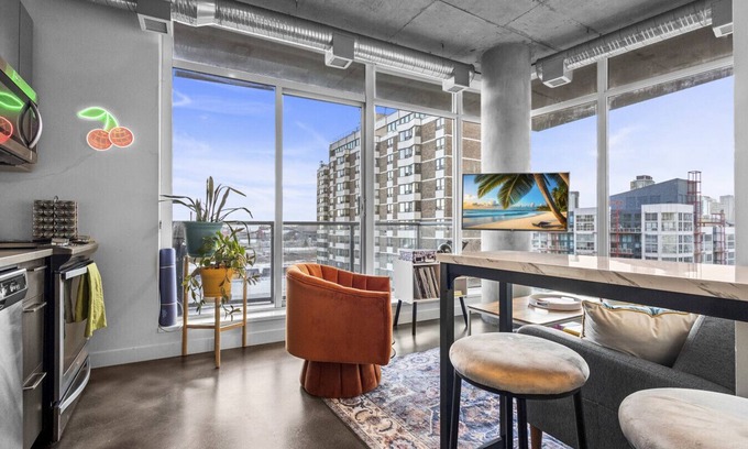 Beltline Apartment | InfinityNest: Chic downtown escape/stunning views