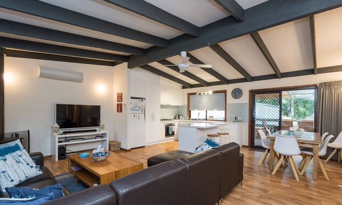 Inverloch House | Inlet Dreaming - Inlet Side Inverloch