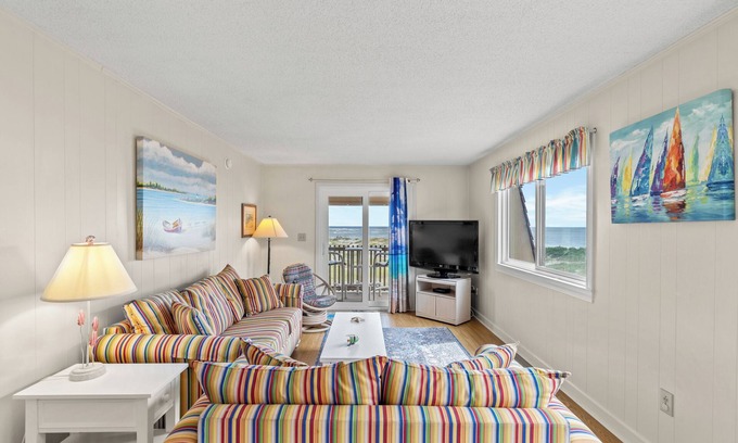 North Myrtle Beach Condo | Inlet Pointe Villas 14E, Beautifully Decorated 2 BR Ocean Front Condo with Outdoor Swimming Pool
