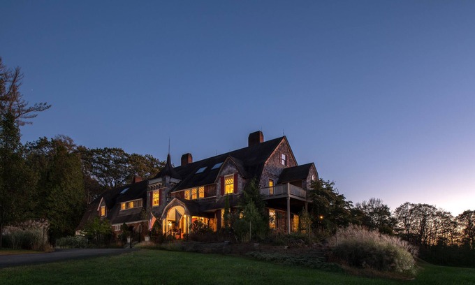 Forestburgh Hotel | Inn at Lake Joseph