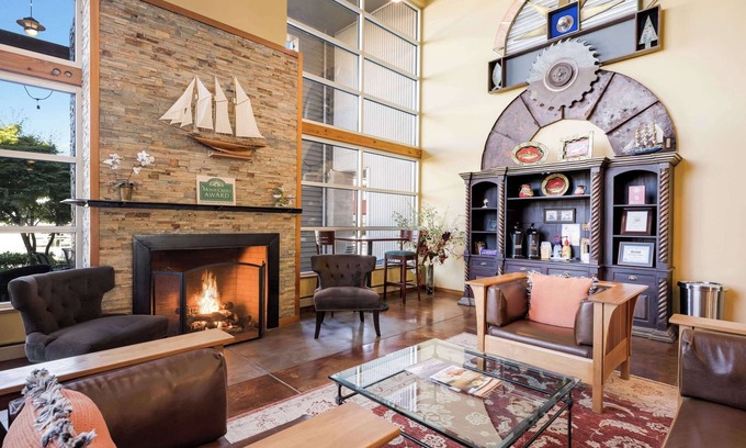 Northwest Everett Hotel | Inn at Port Gardner-Everett Waterfront, Ascend Hotel Collection