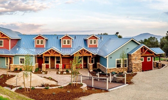 Ahwahnee Bed & Breakfast | Inn the Woods Suites