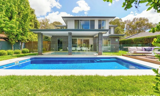 O'Connor House | Inner City Canberra Oasis in O'Connor - Large Modern Home - Heated Swimming Pool