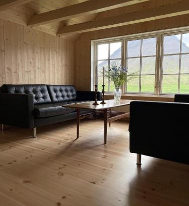Vidareidi House | Innistova - Farmhouse Stay in Scenic Village