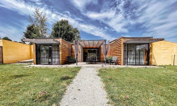 Montcabrier House | Insolite ID-Container