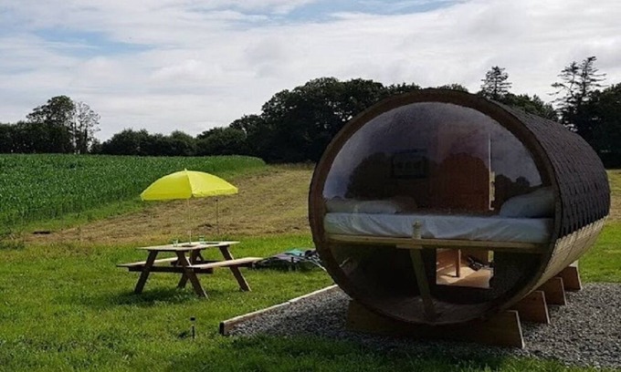 Pouldergat Cabin | Insolite Tonneau Avec Bulle, en Forêt
