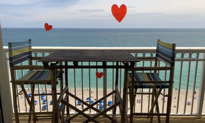 Sunny Isles Beach Apartment | Insta-Worthy. Ocean Front-Best Corner unit in building.