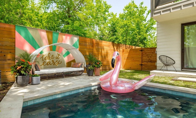 East MLK House | InstaWorthy Group Travel Retreat | 3.5 Miles to DT