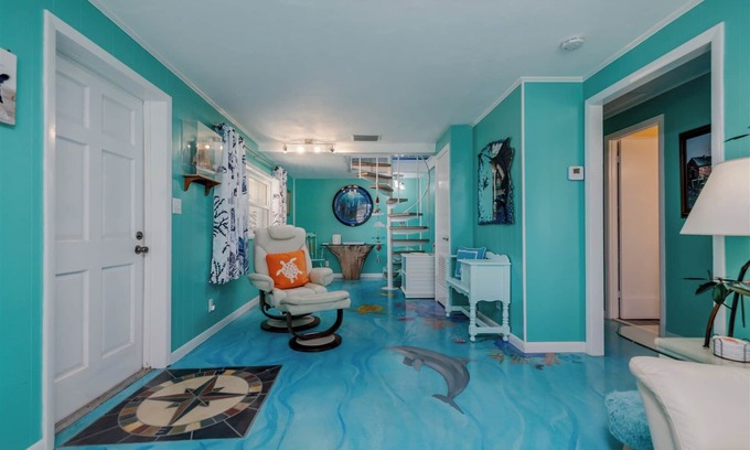 Walkers Holly Hill House | Intracoastal Sea Life Retreat, Intracoastal Sea Life Retreat