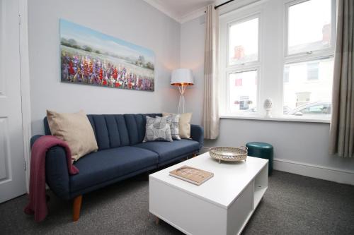 Roath Apartment | Inverness - Cardiff Stay, 2-Bed Home Sleeps 4 & Netflix