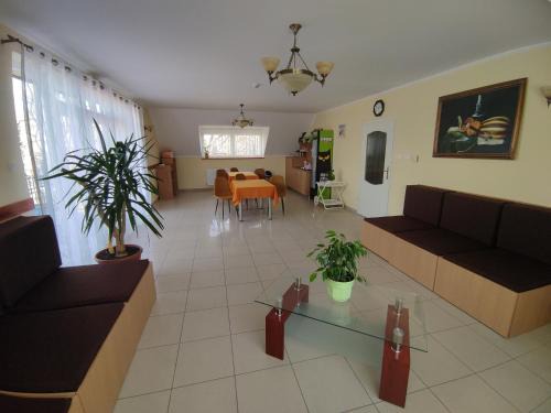Eger Bed & Breakfast | Invest Vendégház