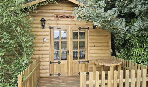 Newmarket House | Inviting 1-Bed Cabin in Newmarket