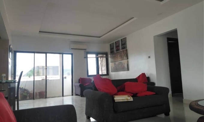 Surulere Apartment | Inviting 2-Bed Apartment in Lagos -canal views