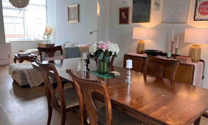Sunderland House | Inviting 2-Bed House in Sunderland, WiFi, Parking