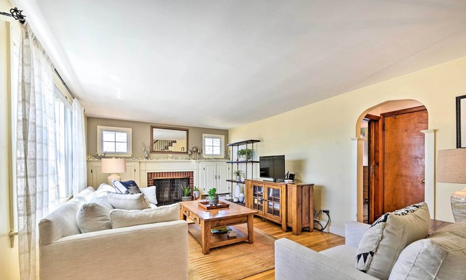 Quincy House | Inviting Quincy Home Rental w/ Outdoor Pool!