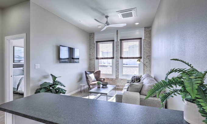Downtown Apartment | Inviting San Marcos Apartment w/Washer/Dryer