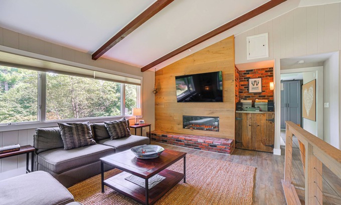 Brownsville House | Inviting Vermont Home On Mount Ascutney!