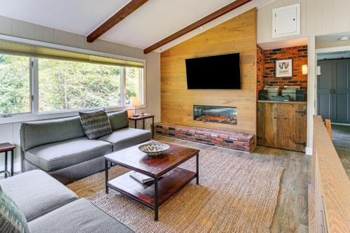 Brownsville House | Inviting Vermont Home On Mount Ascutney!