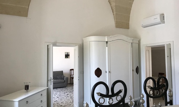 Cavallino House | Irene Casa with Vaults in Stella and a Garden with awning