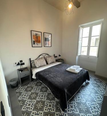 Paola Apartment | Iris -Paola Modern Townhouse