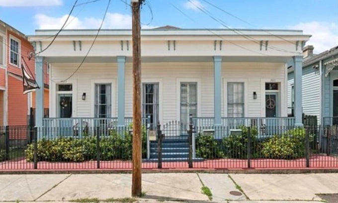 Irish Channel Condo | Irish Channel 2-bedroom condo within walking distance to Magazine Street!