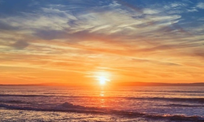 Enniscrone House | Irish Holiday-Enniscrone, Co Sligo, Adjacent to Enniscrone Golf, family oriented
