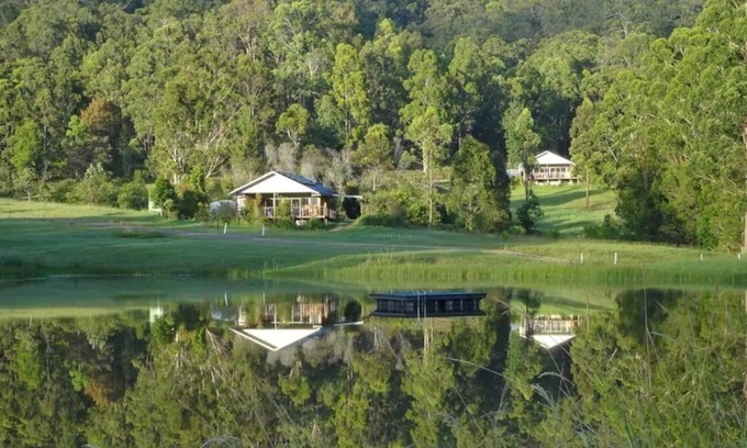 Sherwood Cottage | Iron Bark Cottage - Bush and Beach Experience