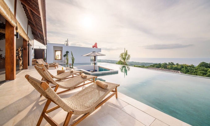 Banjartegehe Villa | IRRAWADDY