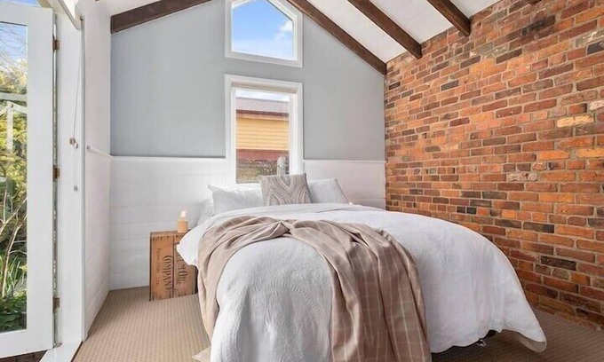 South Hobart House | Irresistible Historic Cottage, close to the CBD.