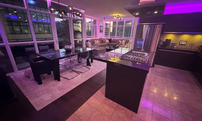 Irvine Business Complex Condo | Irvine 2-bedroom condo in luxury high-rise with full amenities