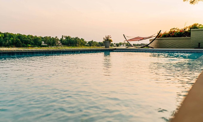 Irvington House | Irvington Waterfront: Pool, Dock & Sunset Views