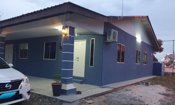 Parit Raja House | Ishak Kaseh Homestay