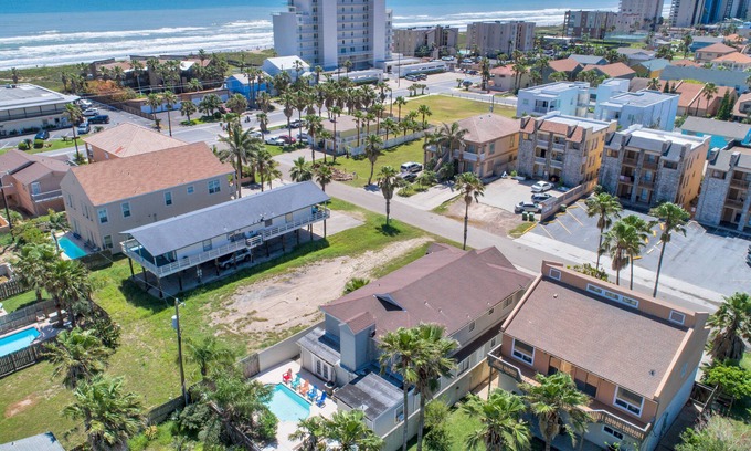 South Padre Island House | Island Breeze Villa 7-Bedroom Vacation Home, Private Pool