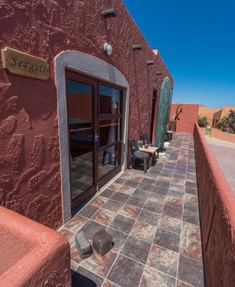 Luderitz Bed & Breakfast | Island Cottage Guesthouse