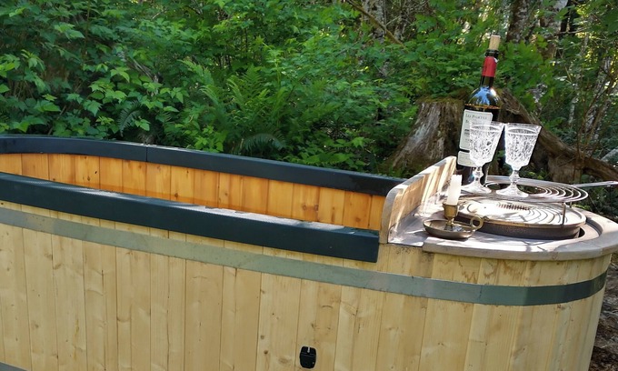 Nordland Cabin | Island "Eco" Retreat with Wood Fired Hot Tubs